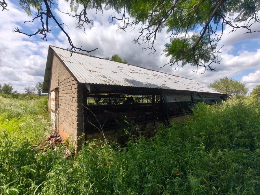 5 Bedroom Property for Sale in Rustenburg Rural North West